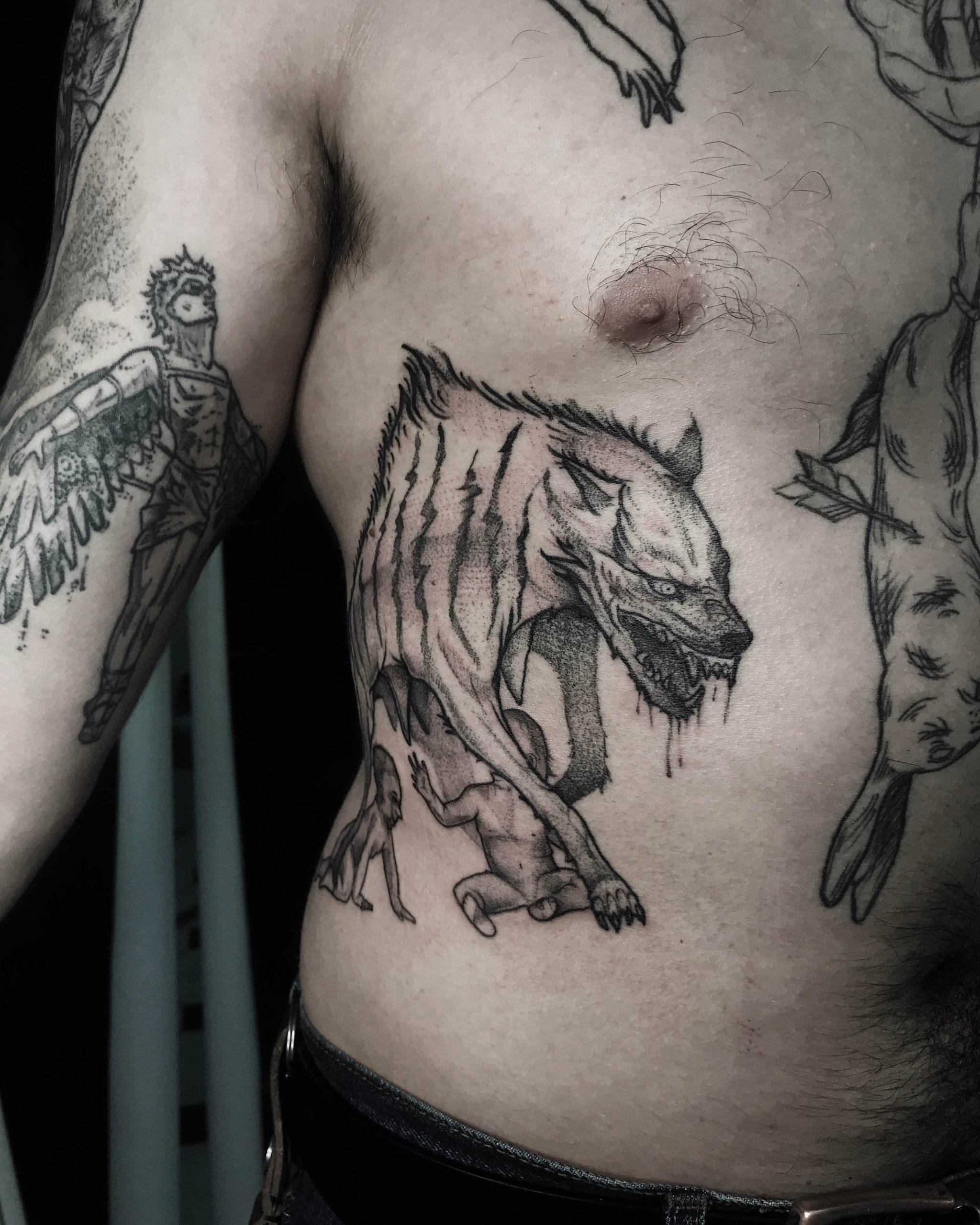 Татуировки на боку мужские (58 фото)