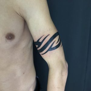 Татуировки с орнаментом на руке