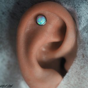 Перламутровый хеликс уха