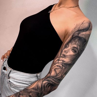 Тату на руке для девушек - варианты эскизов и надписей для татуировки, прикольные фото работ