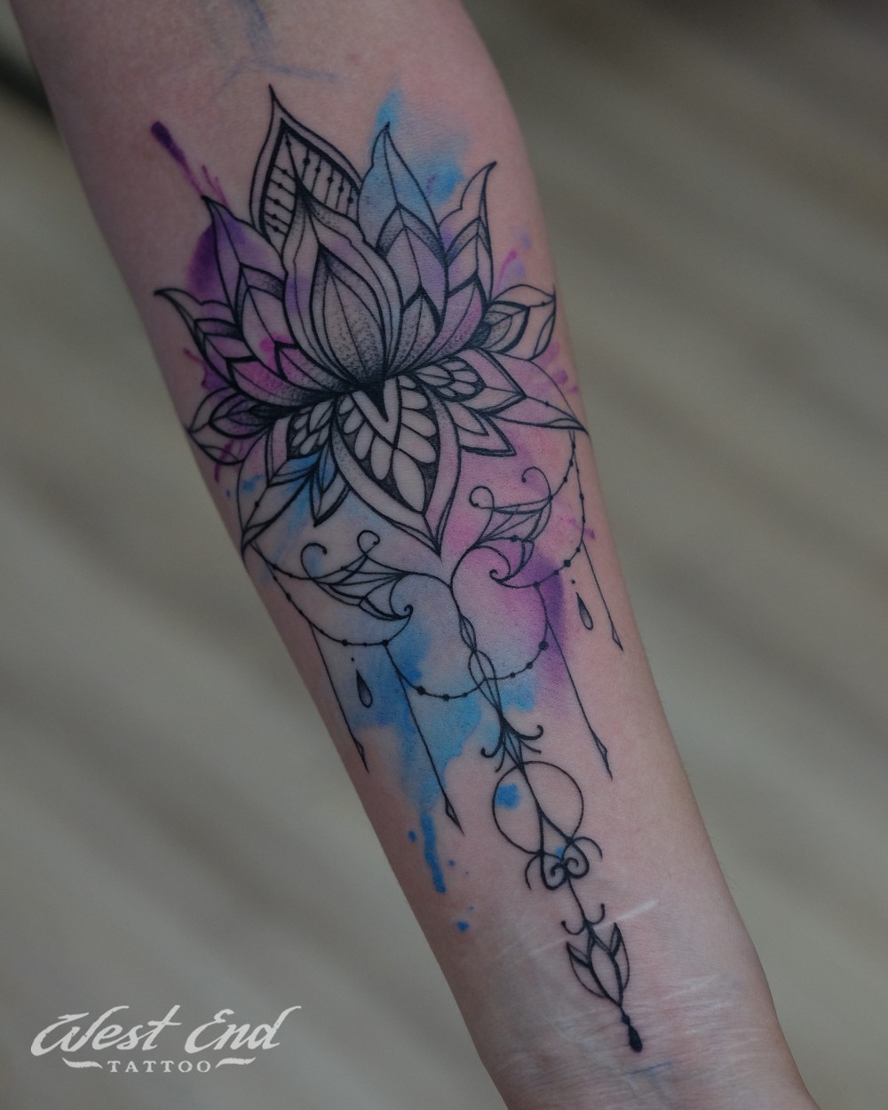 Татуировки акварельных цветов