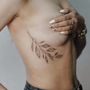 Татуировки и татуаж: принцип нанесения и риски для беременных