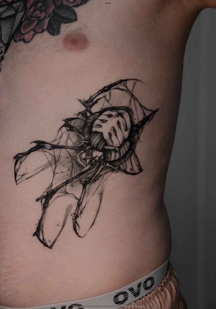 Лучшие эскизы и идеи для татуировки на ребрах для мужчин