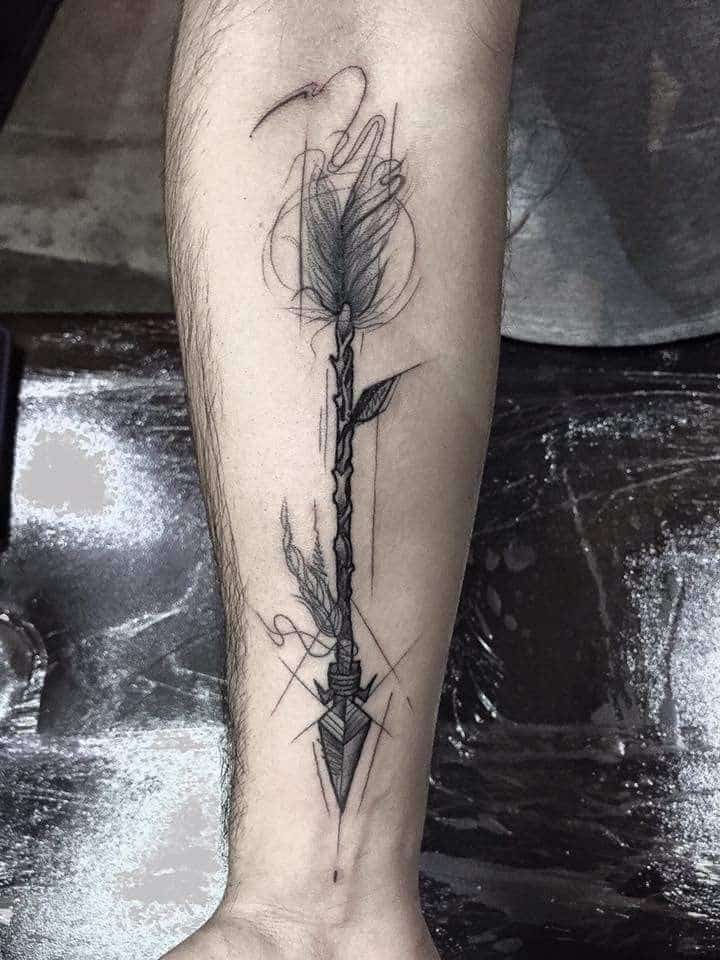 Значение татуировки с изображением стрелы